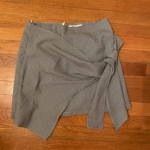 Gingham mini skirt size M